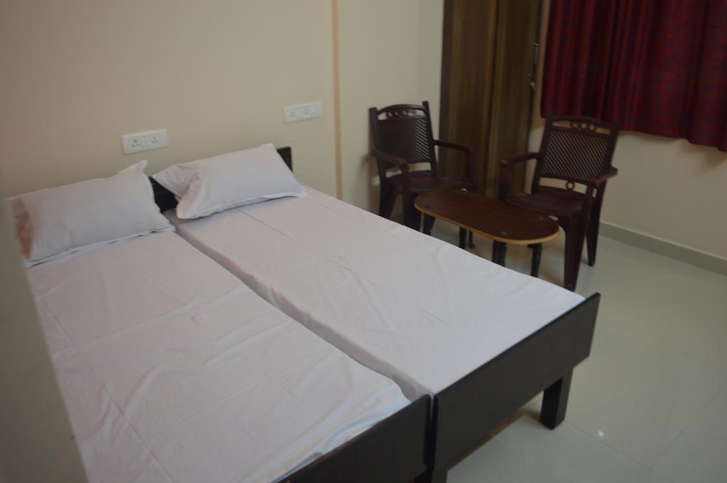 Sri Balaji Guest House Бангалор Екстериор снимка