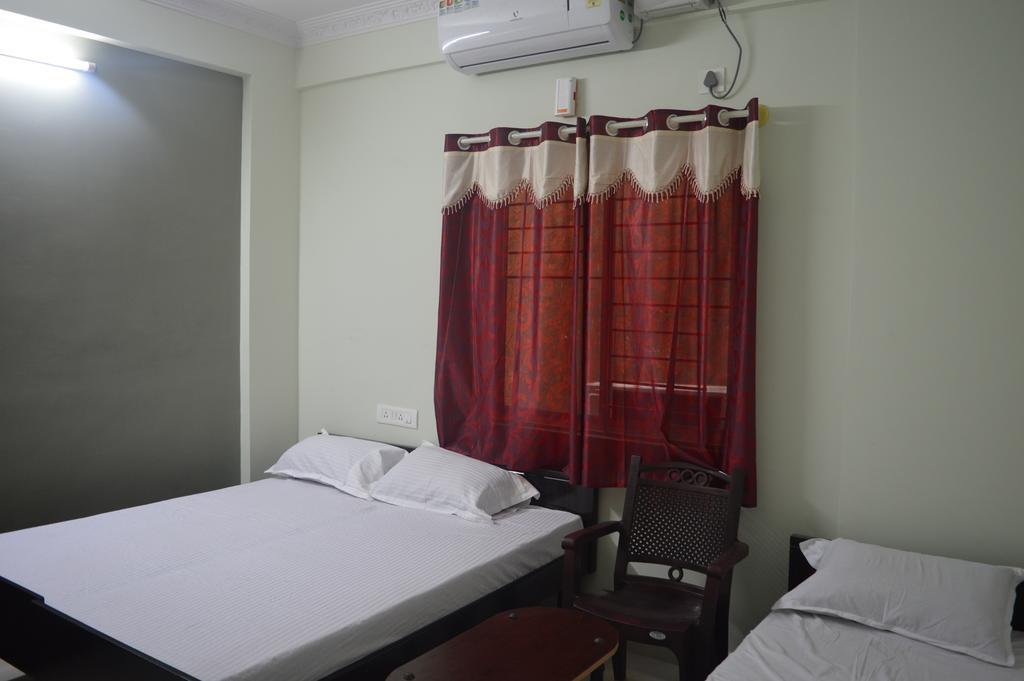 Sri Balaji Guest House Бангалор Екстериор снимка