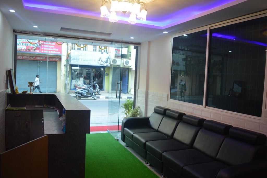 Sri Balaji Guest House Бангалор Екстериор снимка