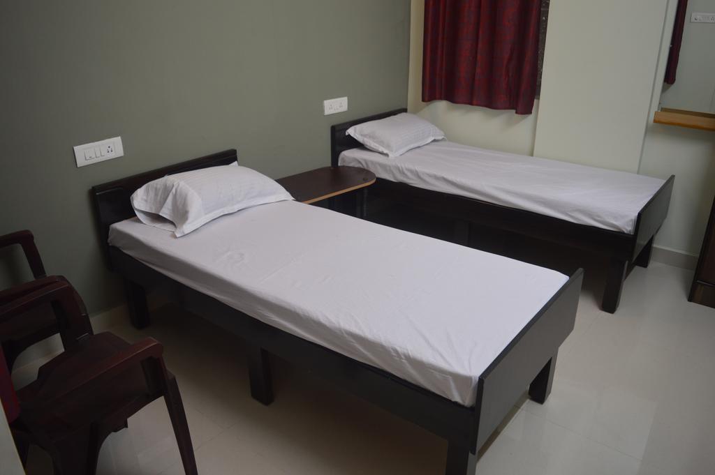 Sri Balaji Guest House Бангалор Екстериор снимка