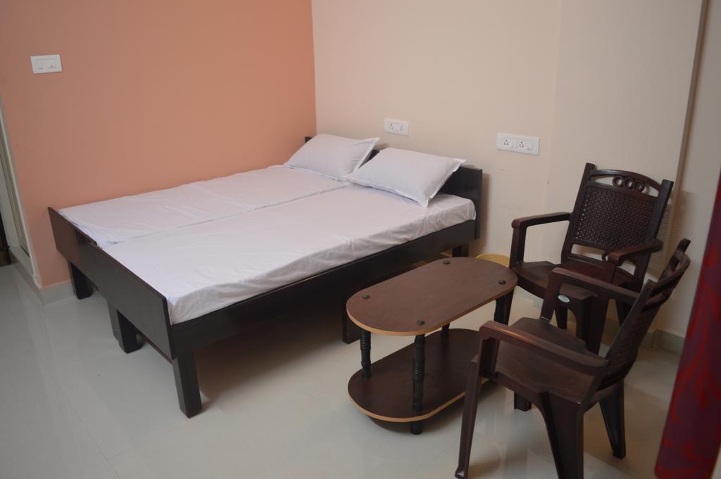 Sri Balaji Guest House Бангалор Екстериор снимка