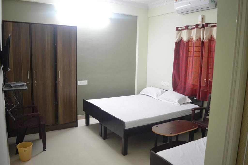 Sri Balaji Guest House Бангалор Екстериор снимка