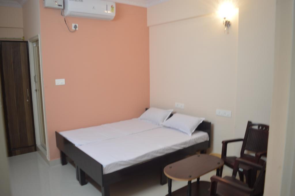 Sri Balaji Guest House Бангалор Екстериор снимка