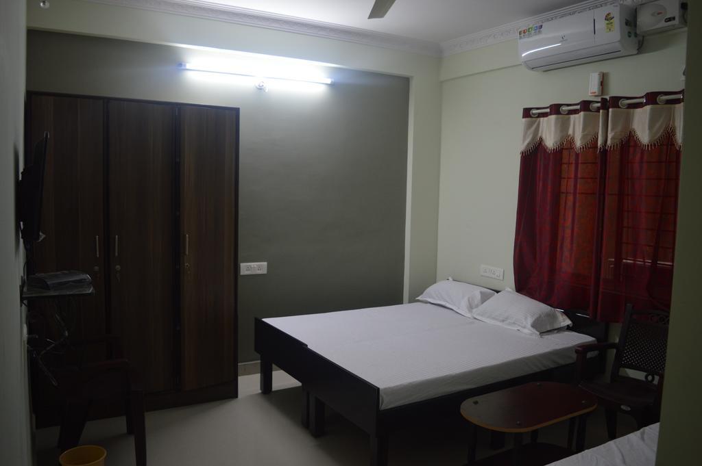 Sri Balaji Guest House Бангалор Екстериор снимка