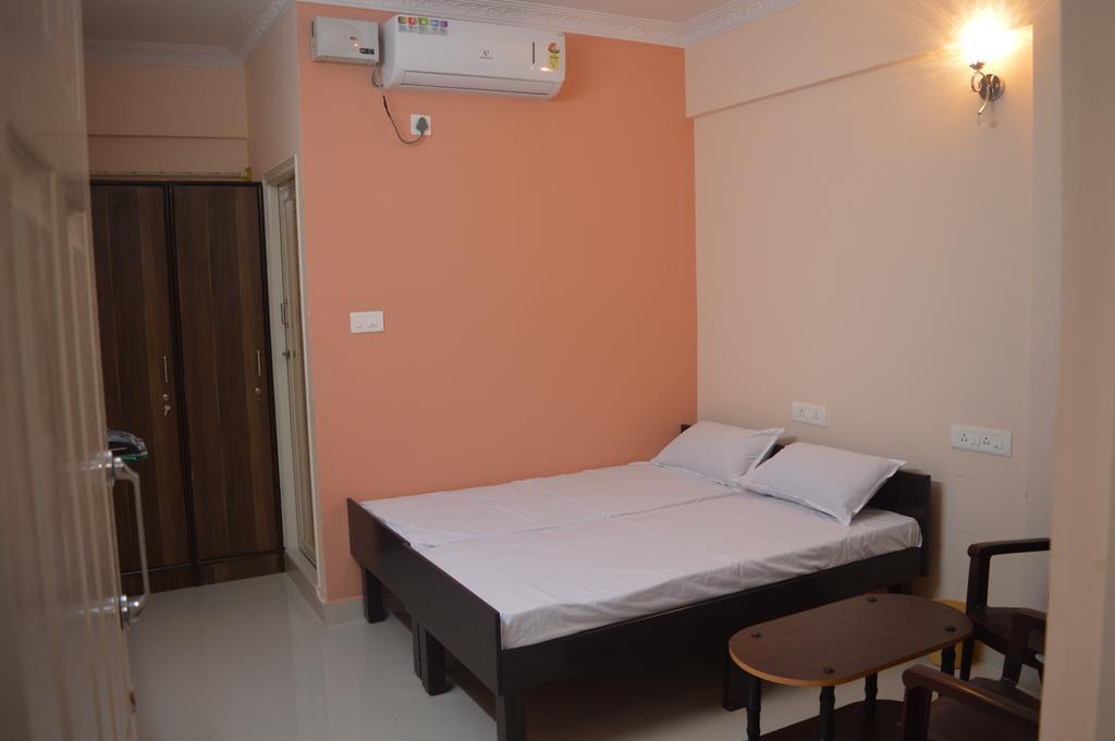 Sri Balaji Guest House Бангалор Екстериор снимка